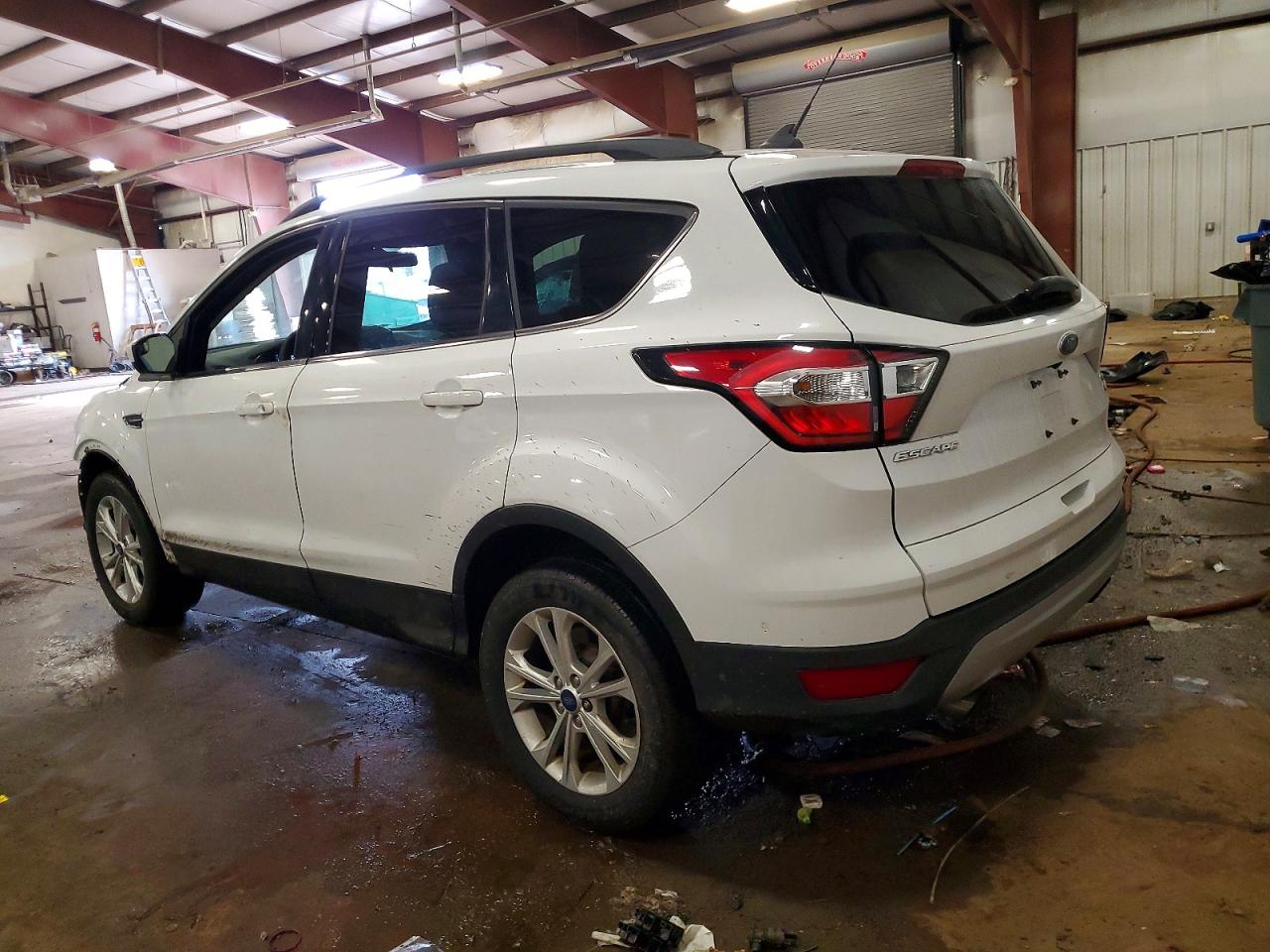 2018 FORD ESCAPE SE photo 2