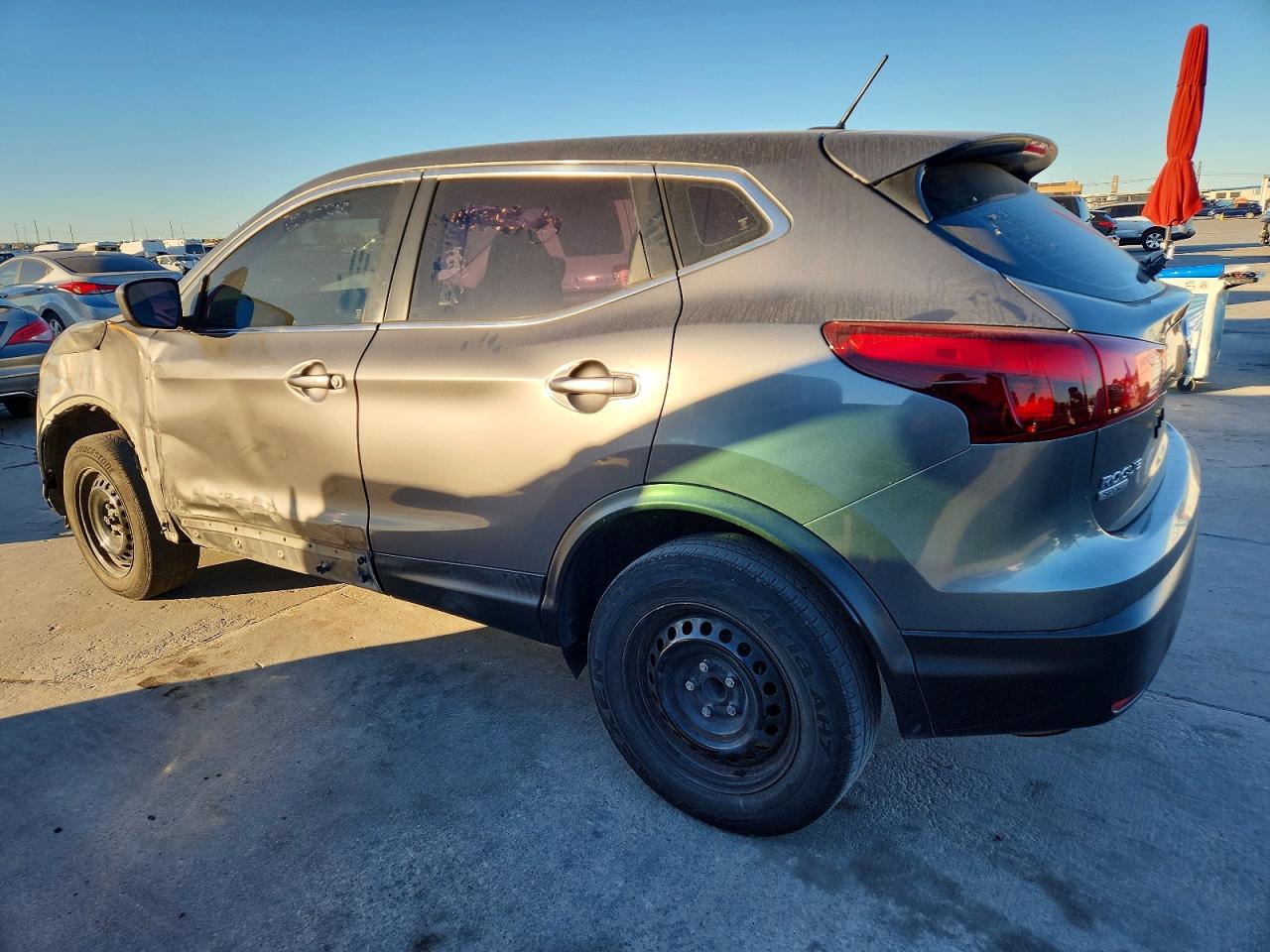 2019 NISSAN ROGUE SPORT S photo 2