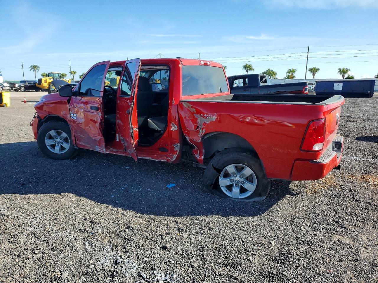 2016 RAM 1500 ST photo 3