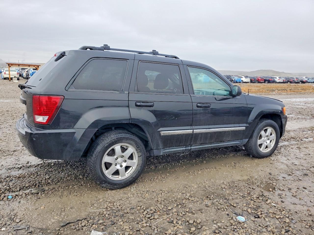 2010 JEEP GRAND CHEROKEE LAREDO photo 3