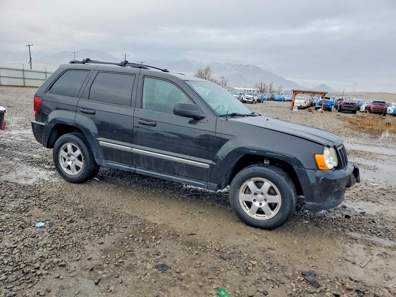 2010 JEEP GRAND CHEROKEE LAREDO photo 4