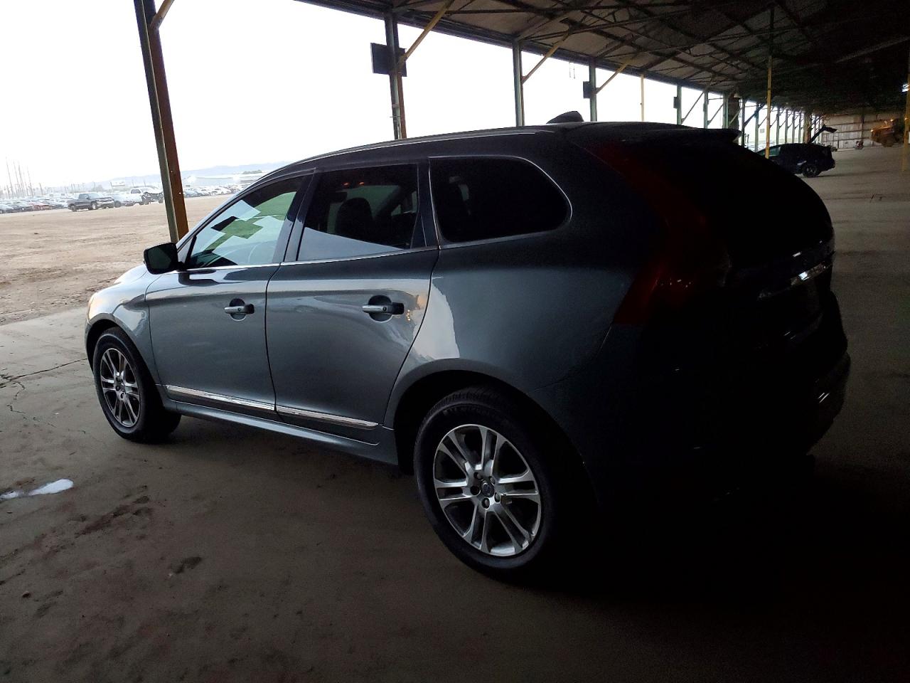 2016 VOLVO XC60 T5 PREMIER photo 2