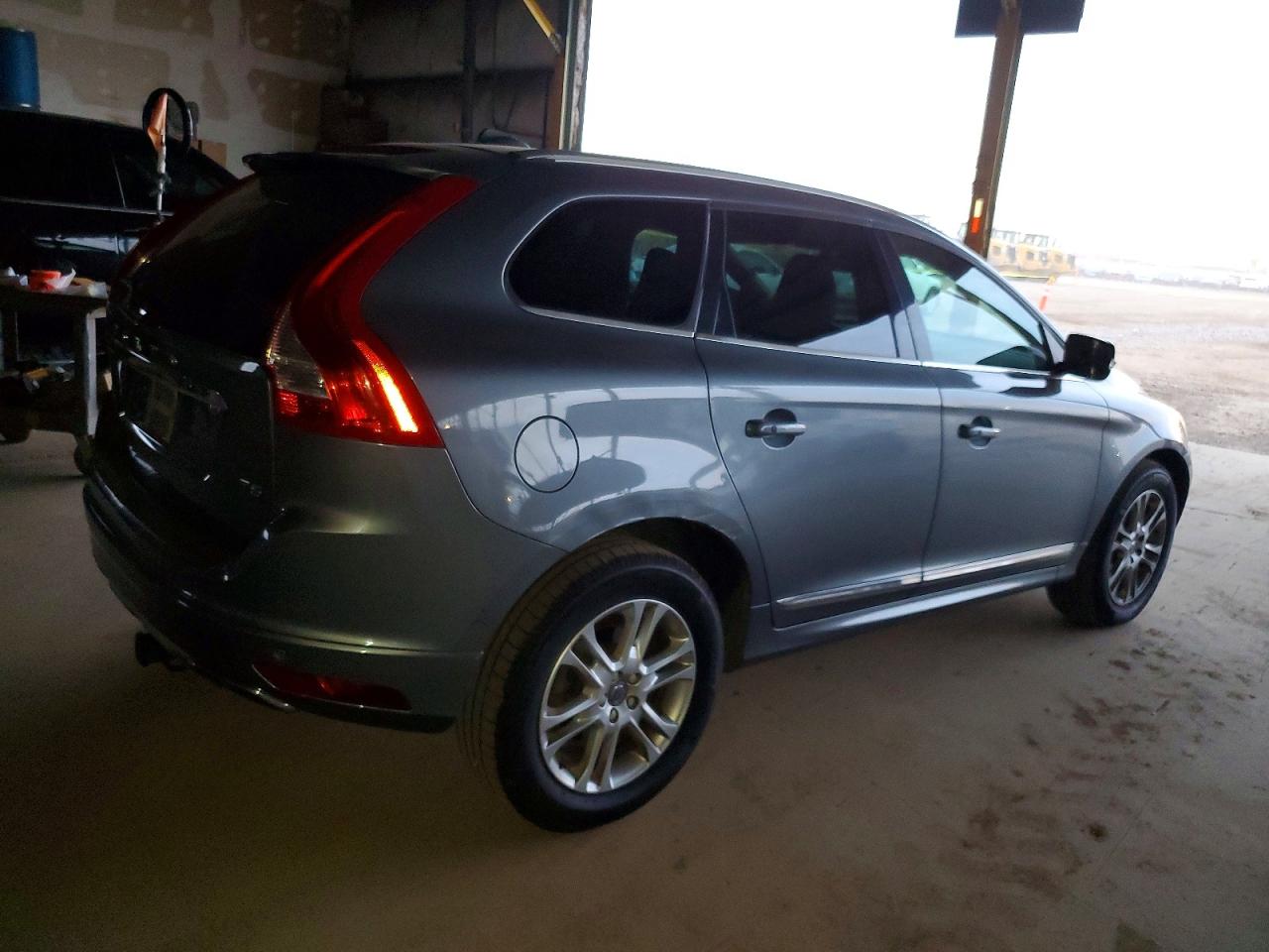 2016 VOLVO XC60 T5 PREMIER photo 3