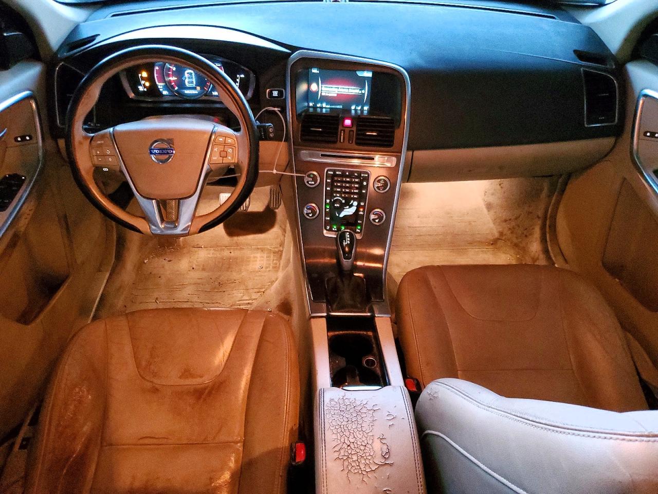 2016 VOLVO XC60 T5 PREMIER photo 8