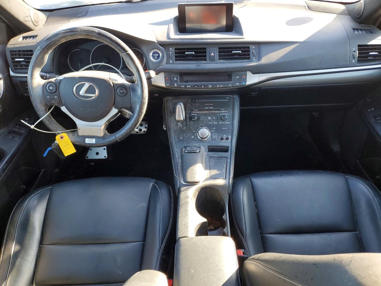 2017 LEXUS CT 200 photo 8