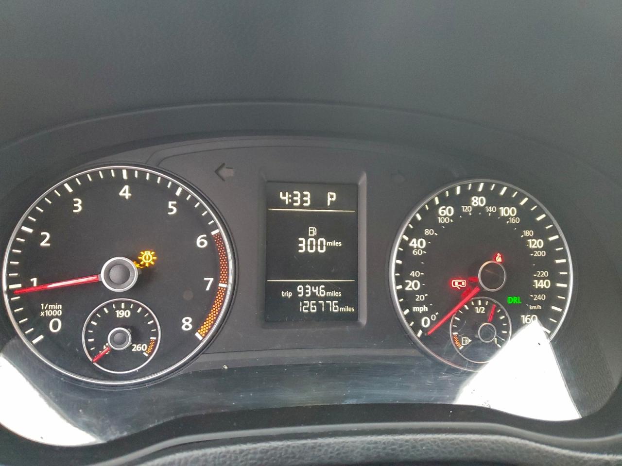 2015 VOLKSWAGEN PASSAT S photo 17