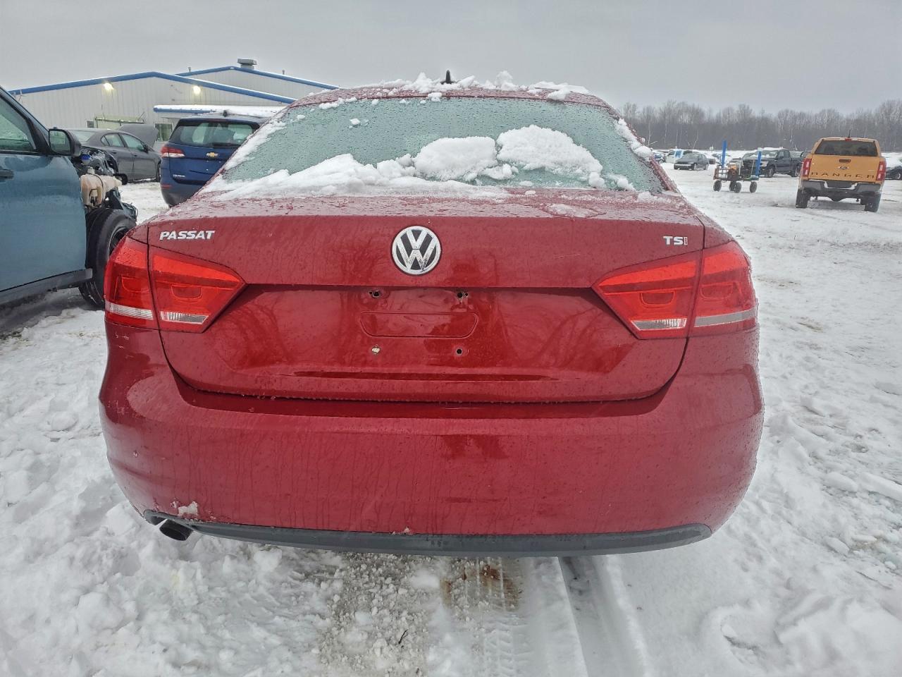 2015 VOLKSWAGEN PASSAT S photo 11
