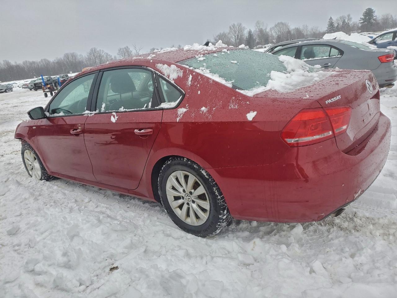 2015 VOLKSWAGEN PASSAT S photo 3