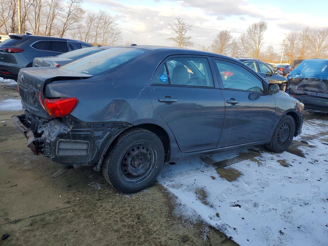2010 TOYOTA COROLLA BASE photo 5