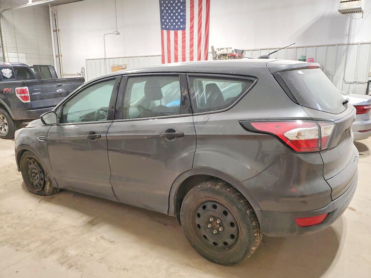 2018 FORD ESCAPE S photo 2