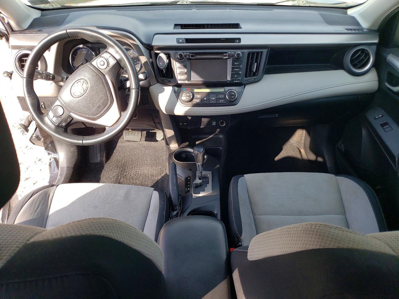 2016 TOYOTA RAV4 XLE photo 8