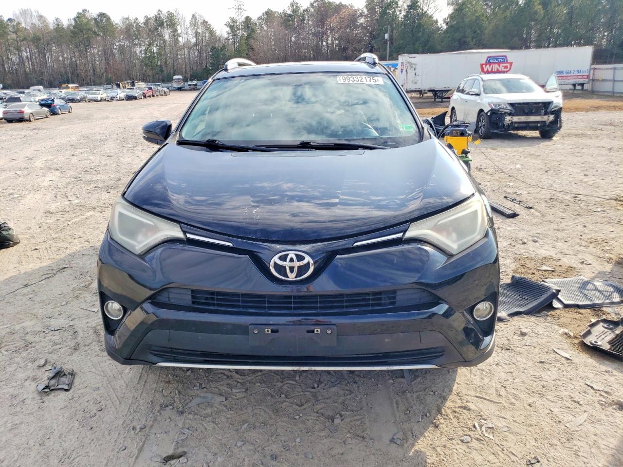 2016 TOYOTA RAV4 XLE photo 5
