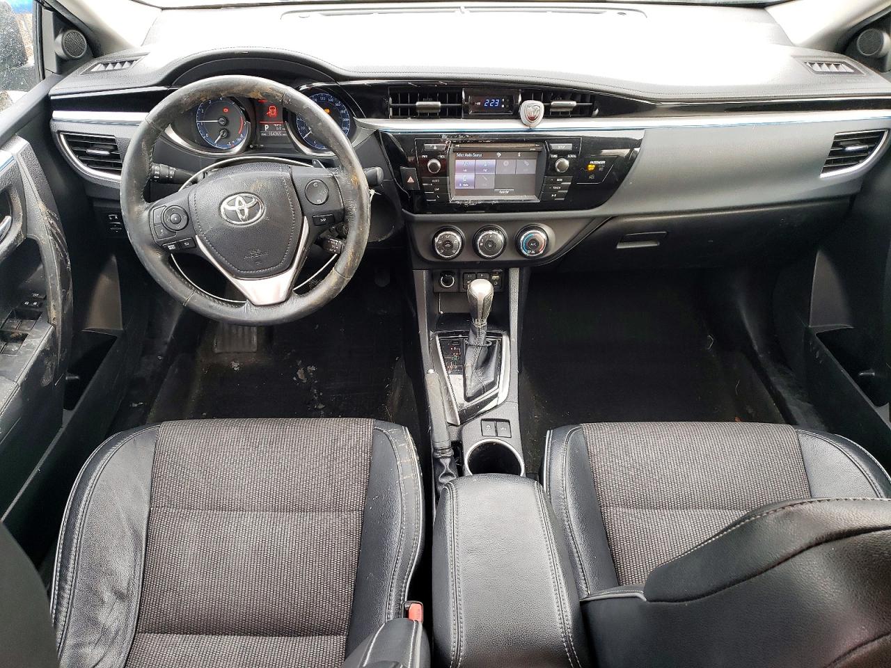 2015 TOYOTA COROLLA L photo 15
