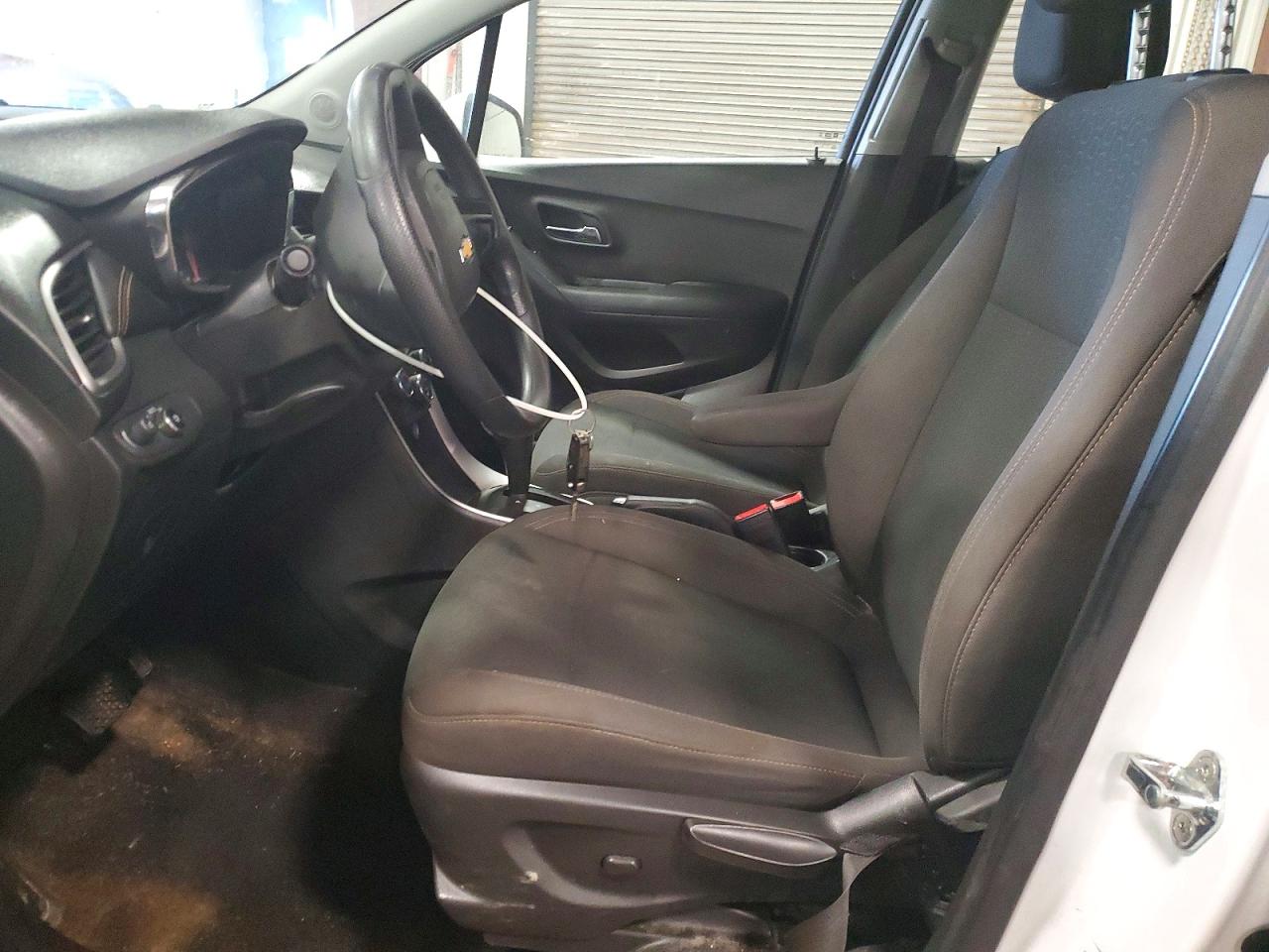 2018 CHEVROLET TRAX LS photo 13