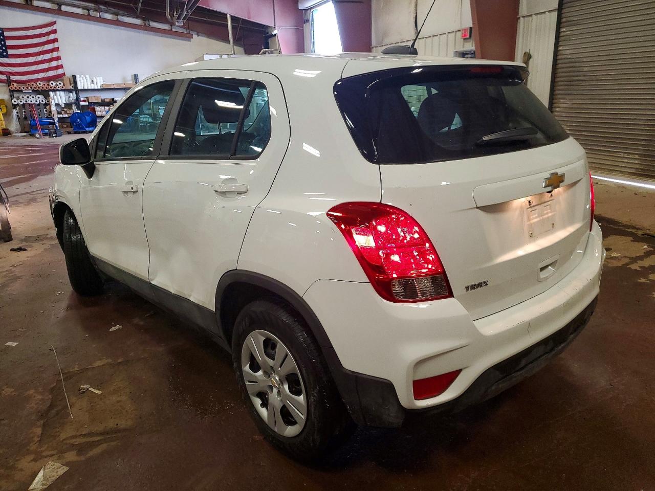 2018 CHEVROLET TRAX LS photo 3