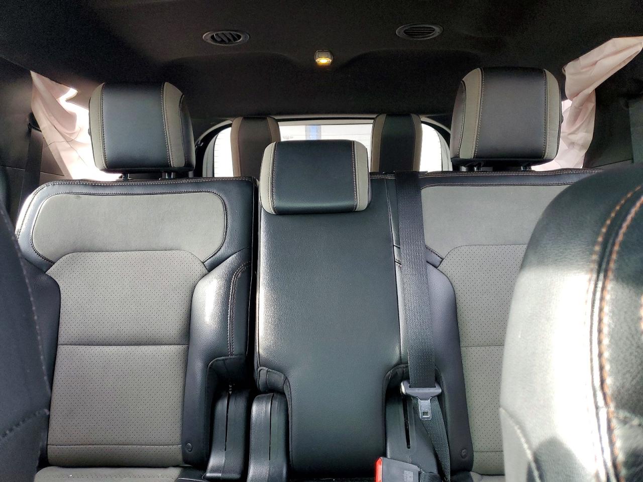2017 FORD EXPLORER XLT photo 10