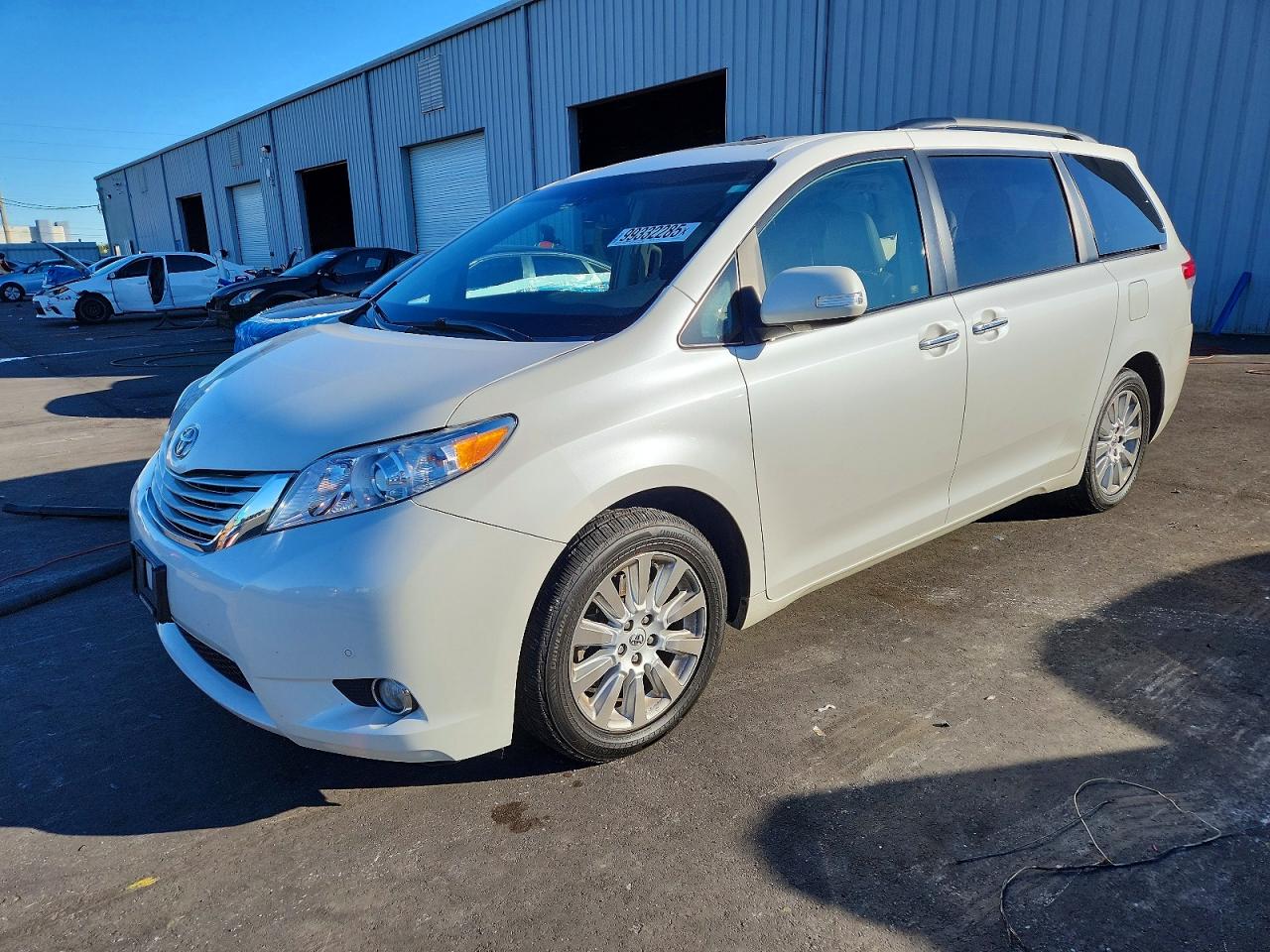 2014 TOYOTA SIENNA