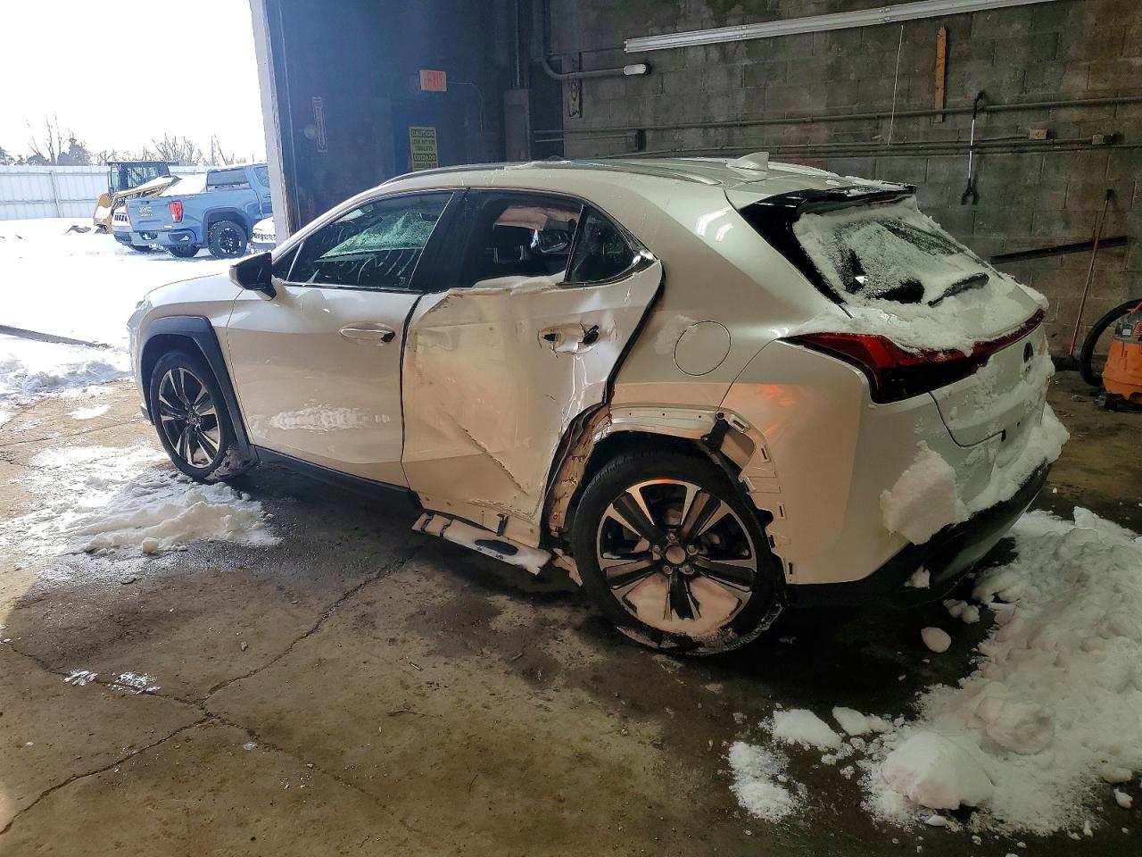 2019 LEXUS UX 200 photo 2