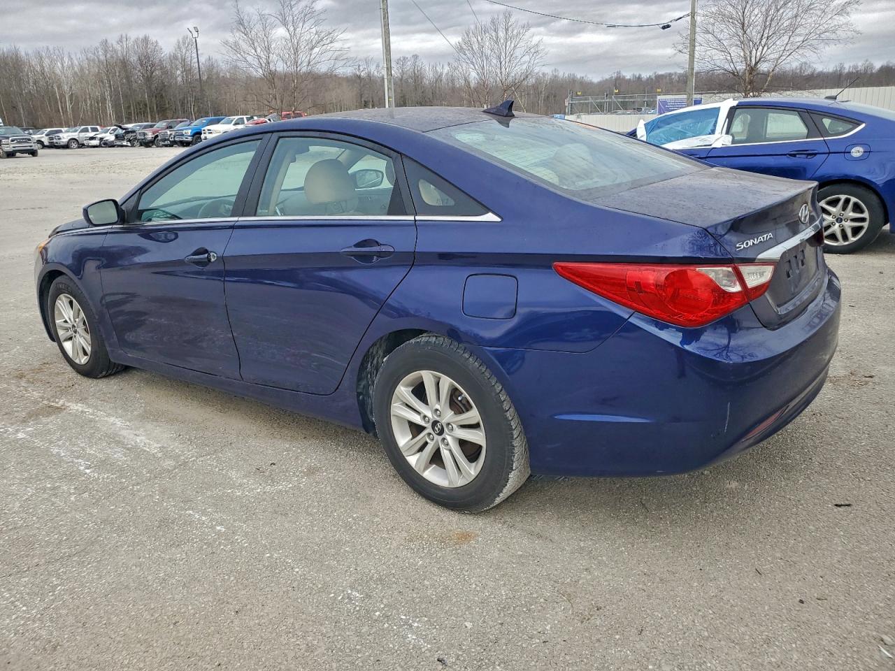 2011 HYUNDAI SONATA GLS photo 2