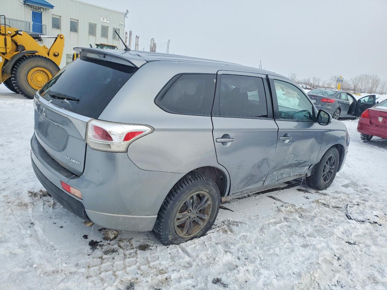 2014 MITSUBISHI OUTLANDER SE photo 5