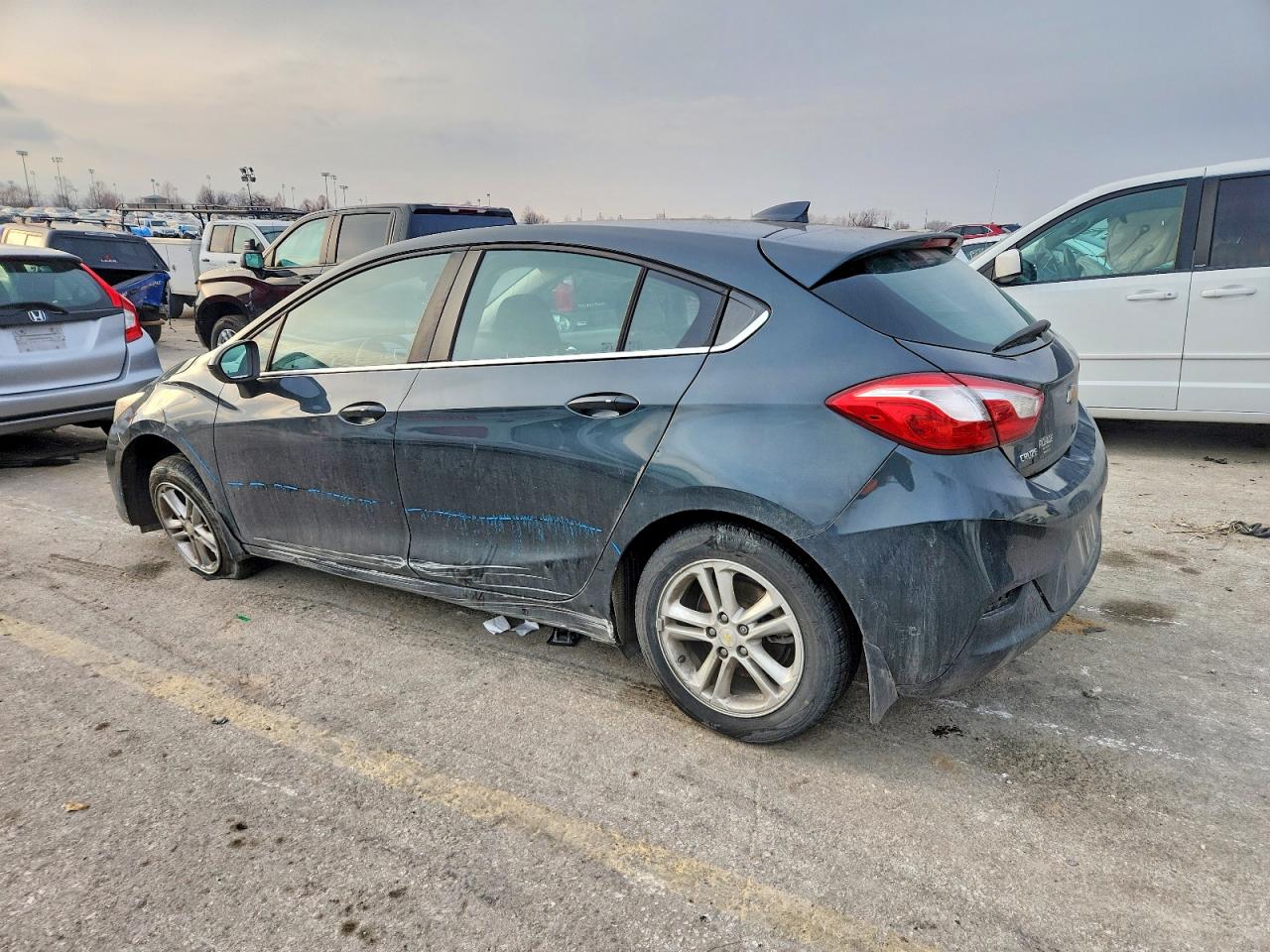 2017 CHEVROLET CRUZE LT photo 2