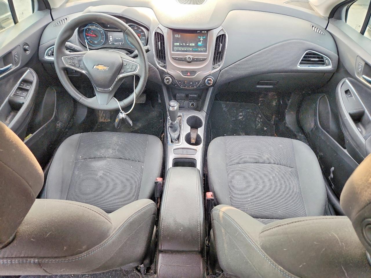 2017 CHEVROLET CRUZE LT photo 8