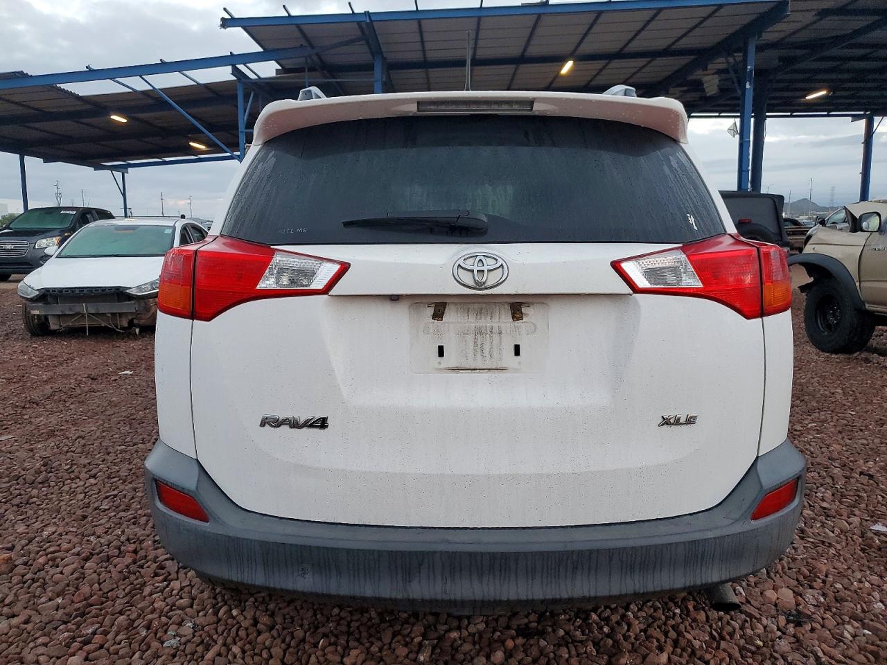 2013 TOYOTA RAV4 XLE photo 11