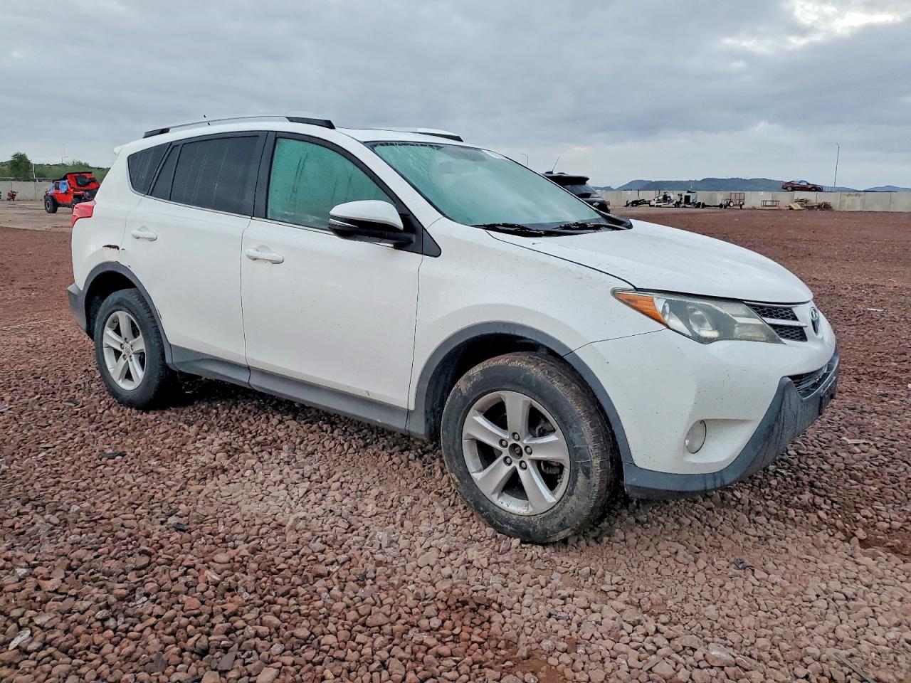 2013 TOYOTA RAV4 XLE photo 7