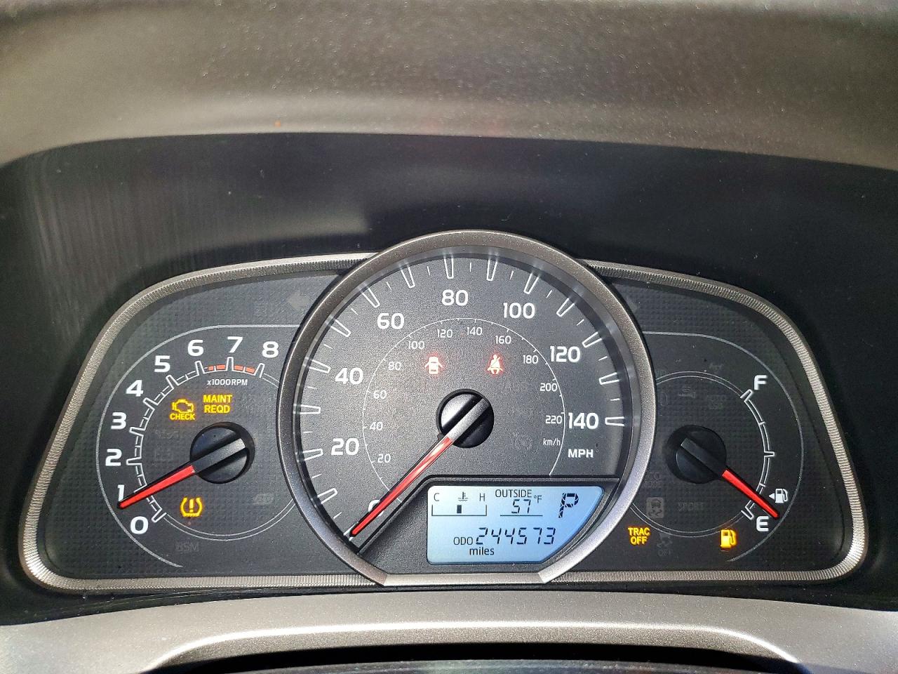 2013 TOYOTA RAV4 XLE photo 17
