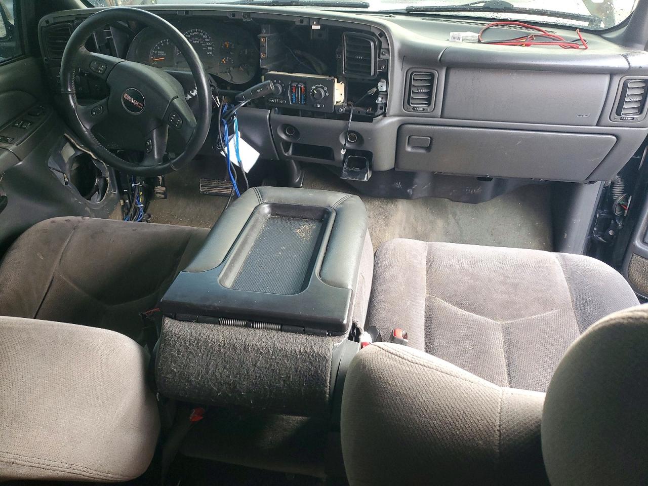 2004 GMC NEW SIERRA C1500 photo 8