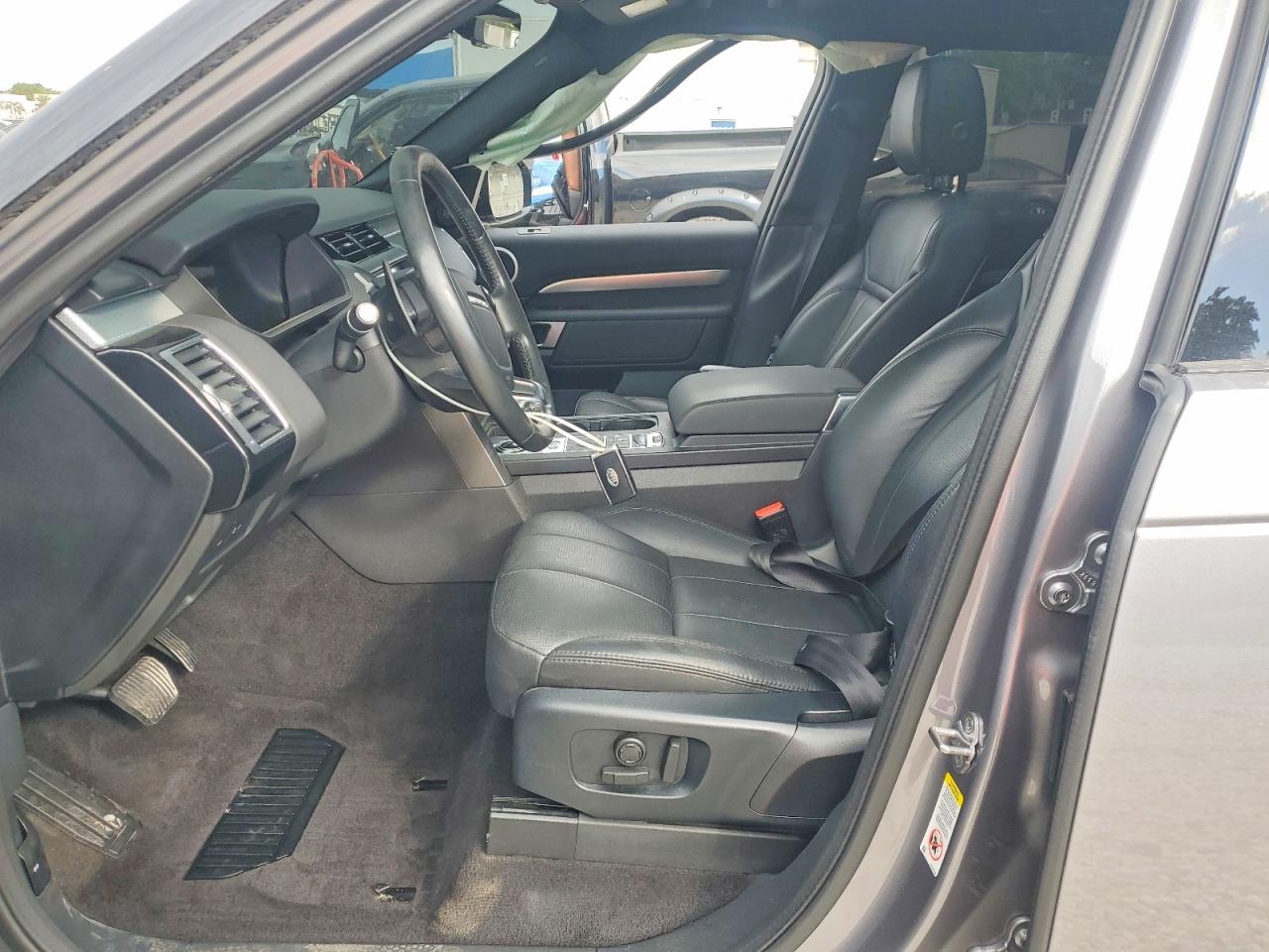 2020 LAND ROVER DISCOVERY LANDMARK photo 7