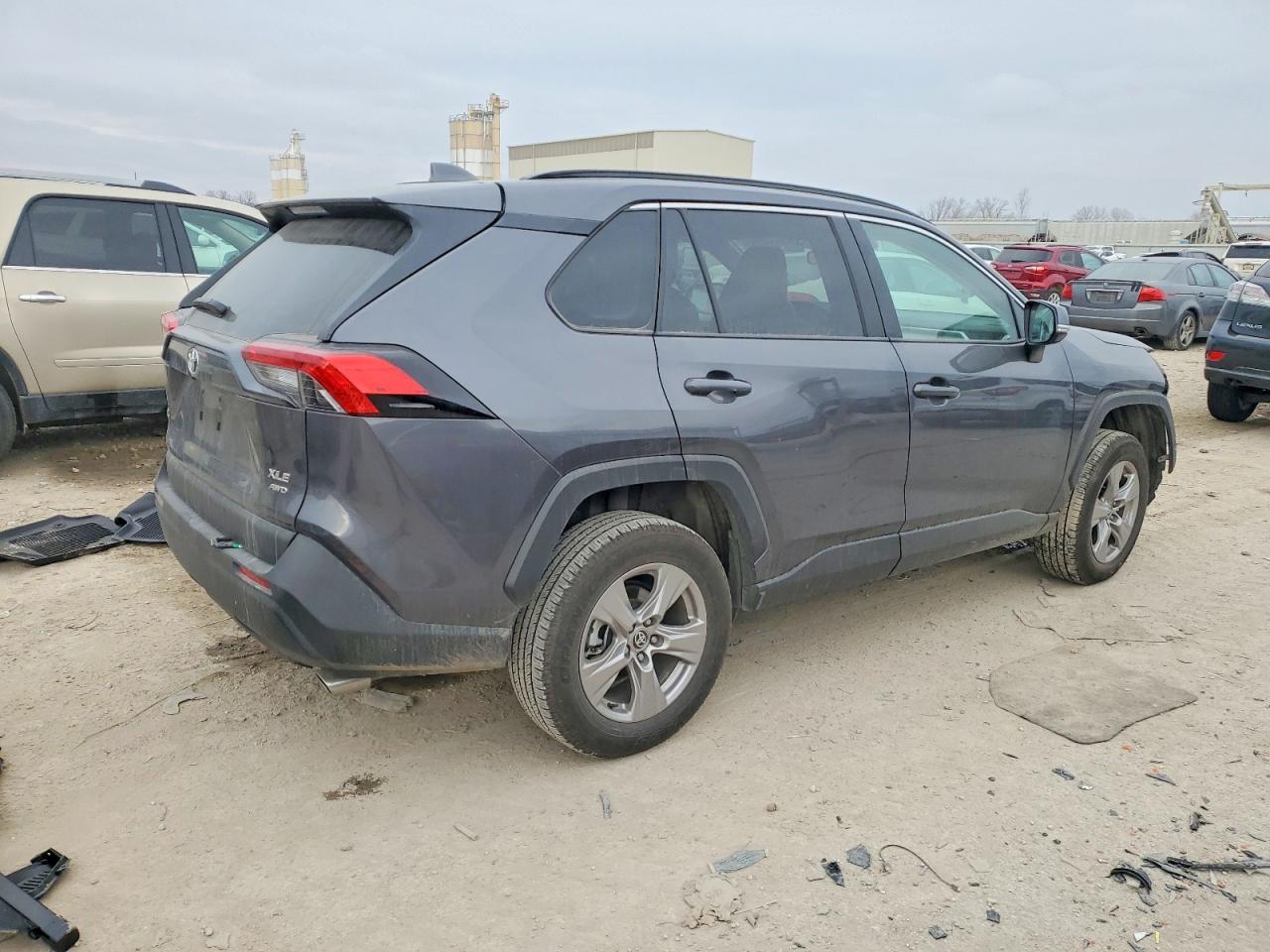 2025 TOYOTA RAV4 XLE photo 3