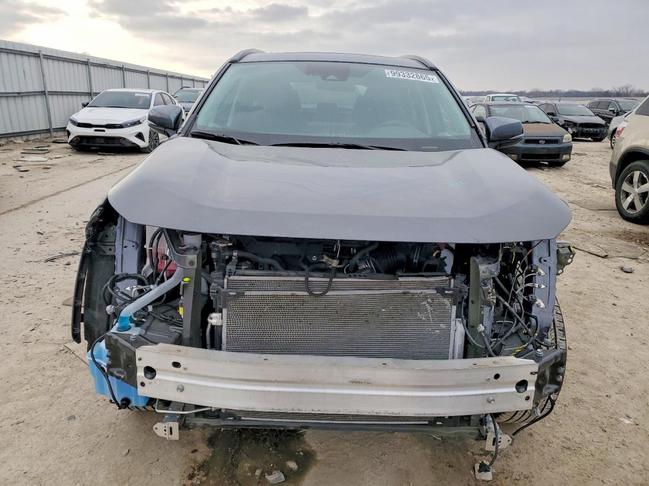 2025 TOYOTA RAV4 XLE photo 5