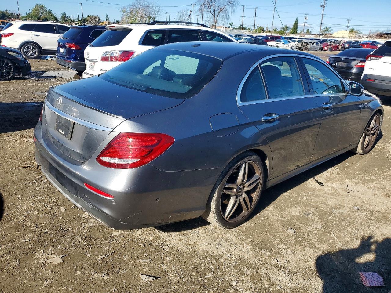 2018 MERCEDES-BENZ E 300 photo 3