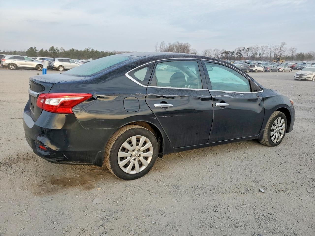 2019 NISSAN SENTRA S photo 3
