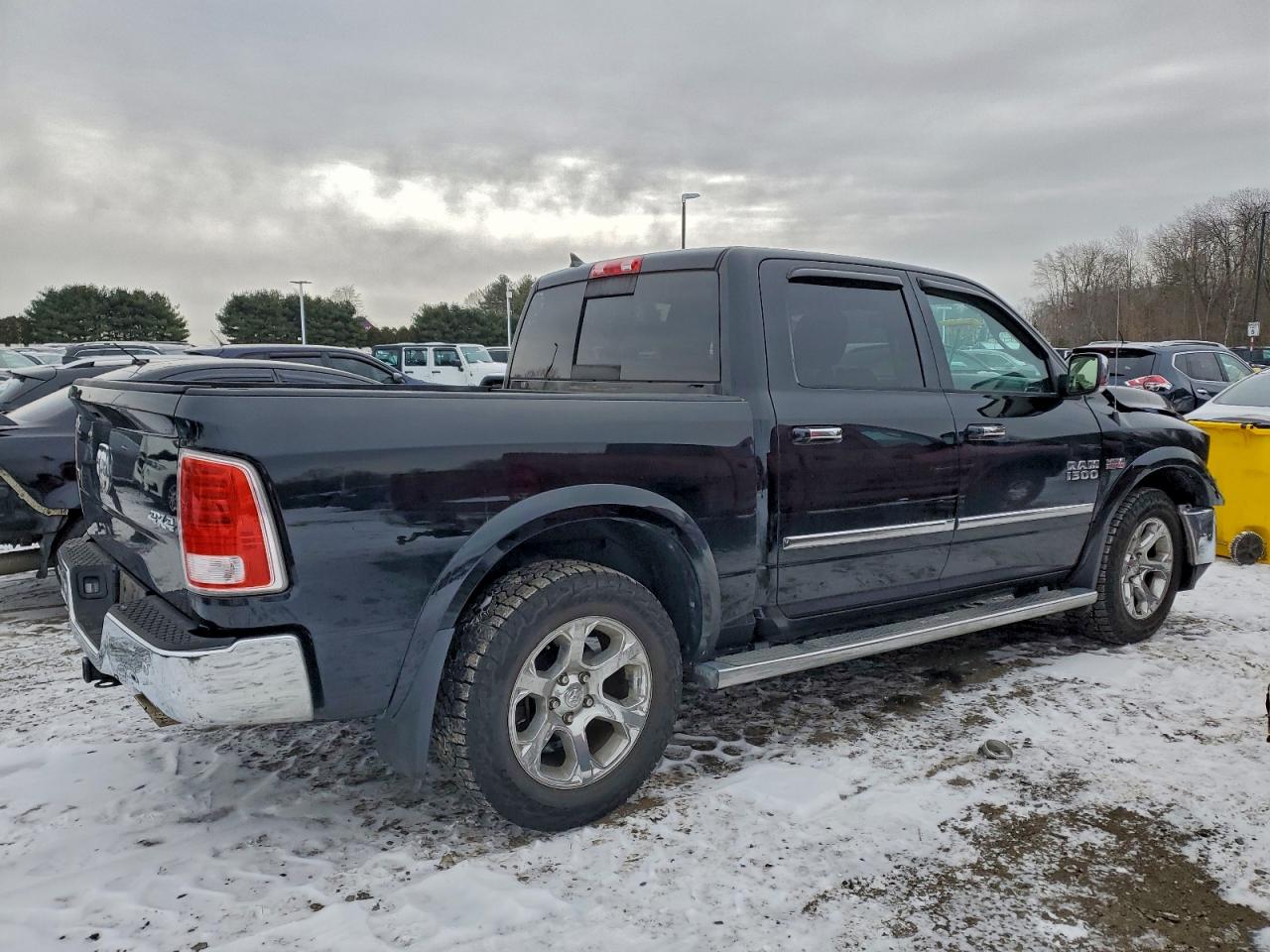 2014 RAM 1500 LARAMIE photo 3