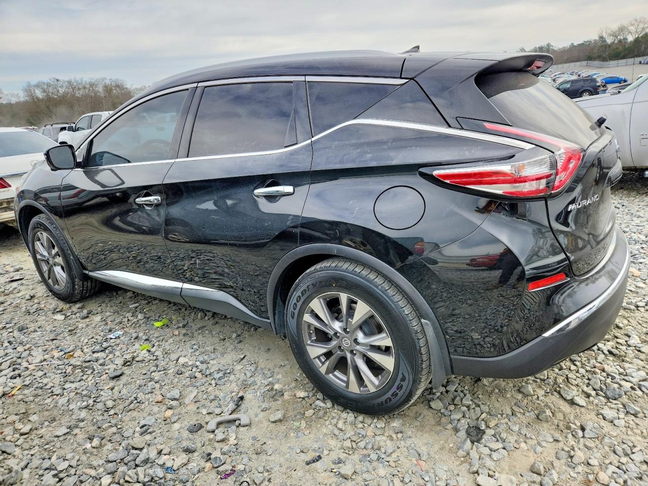 2015 NISSAN MURANO S photo 2