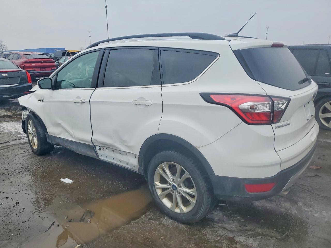 2018 FORD ESCAPE SE photo 2