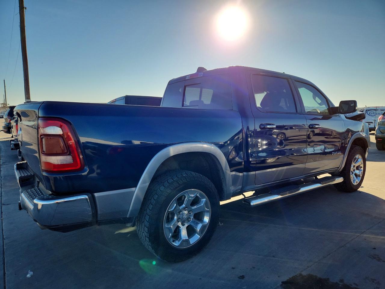2019 RAM 1500 LARAMIE photo 3