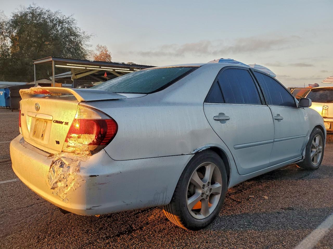 2006 TOYOTA CAMRY SE photo 3