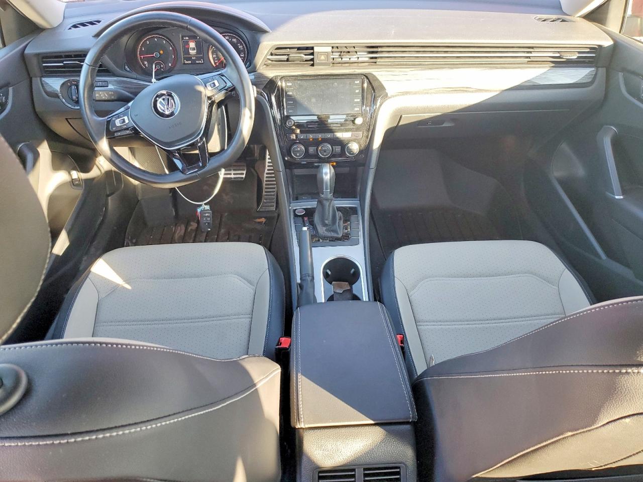 2020 VOLKSWAGEN PASSAT R-LINE photo 15