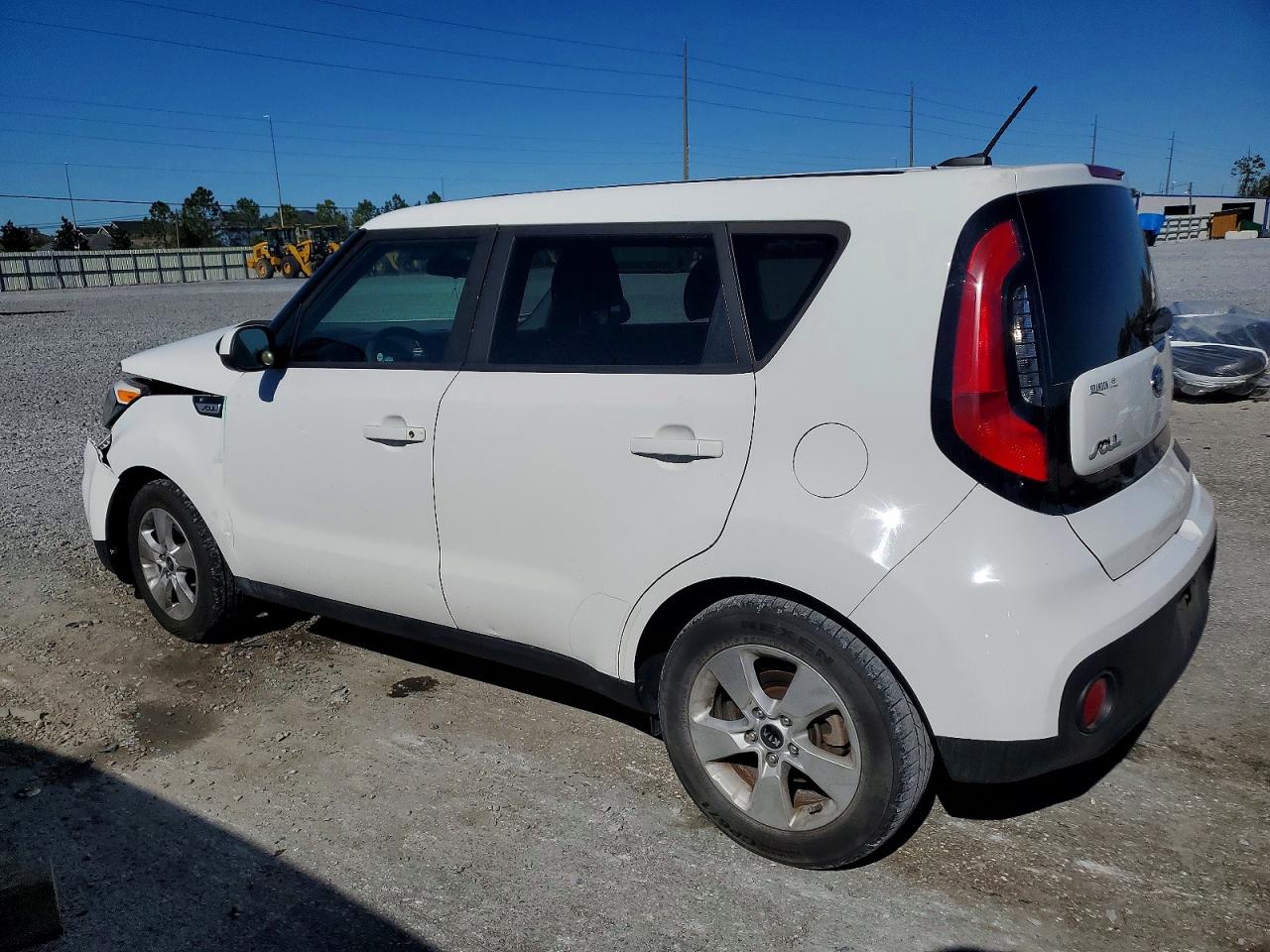 2018 KIA SOUL BASE photo 2