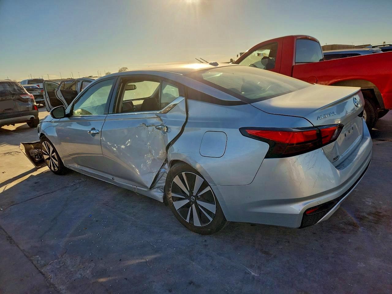 2019 NISSAN ALTIMA SL photo 2