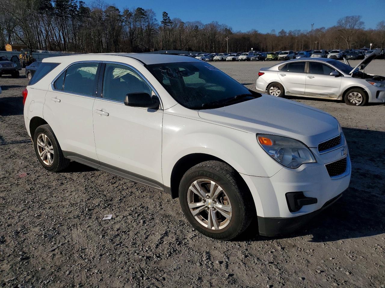 2014 CHEVROLET EQUINOX LS photo 4