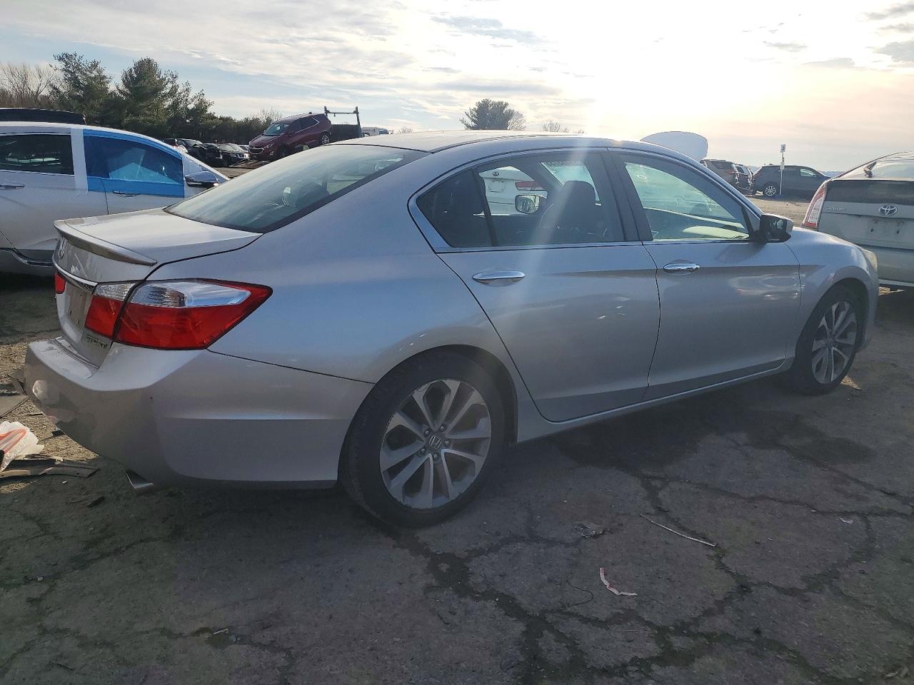 2013 HONDA ACCORD SPORT photo 3
