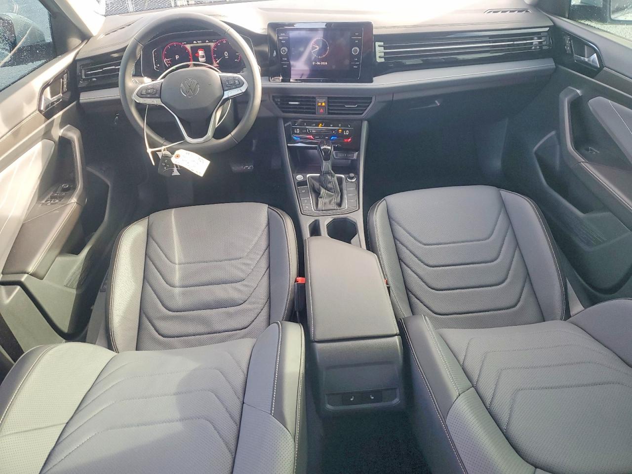 2025 VOLKSWAGEN JETTA SEL photo 8