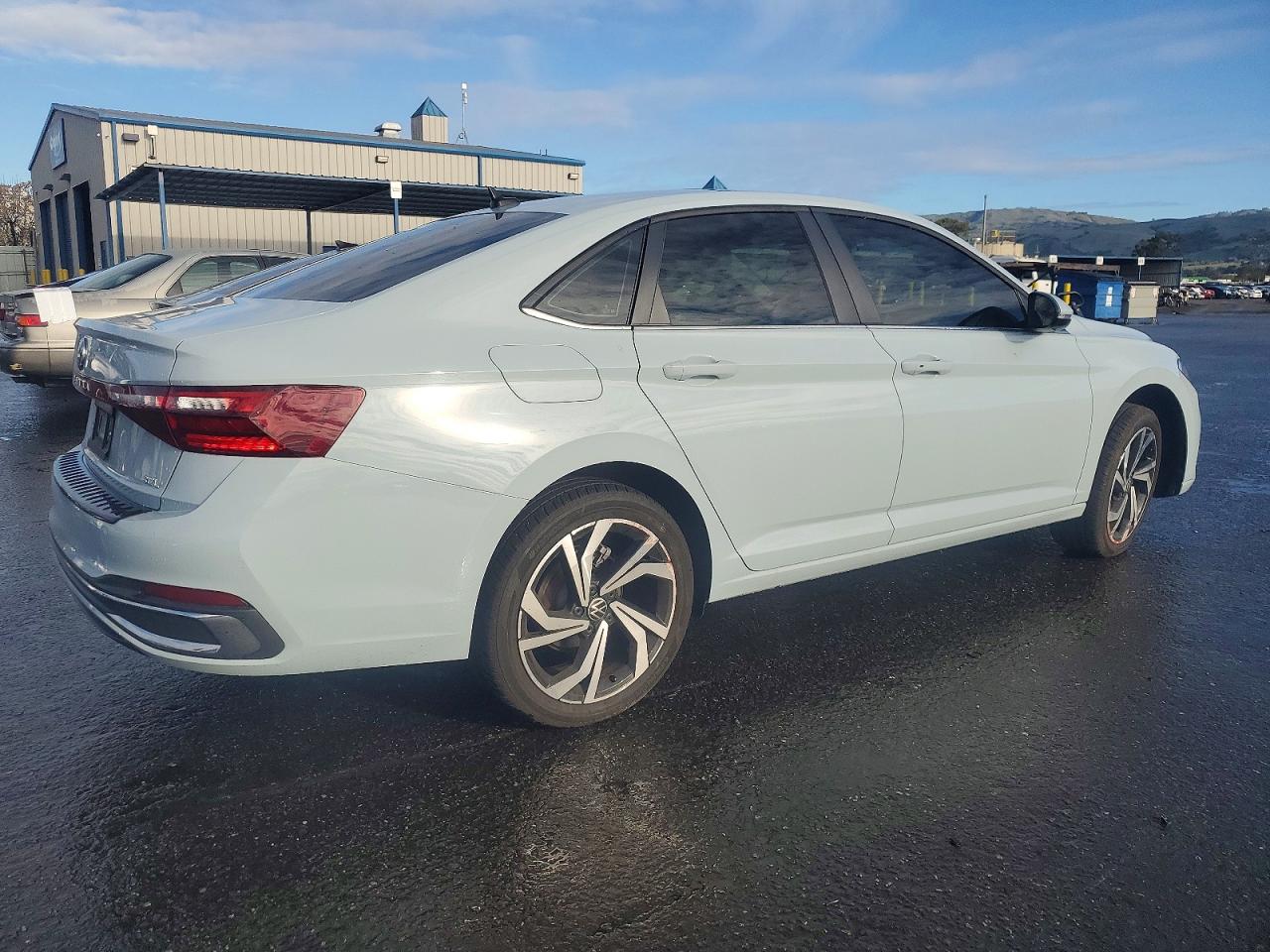 2025 VOLKSWAGEN JETTA SEL photo 3