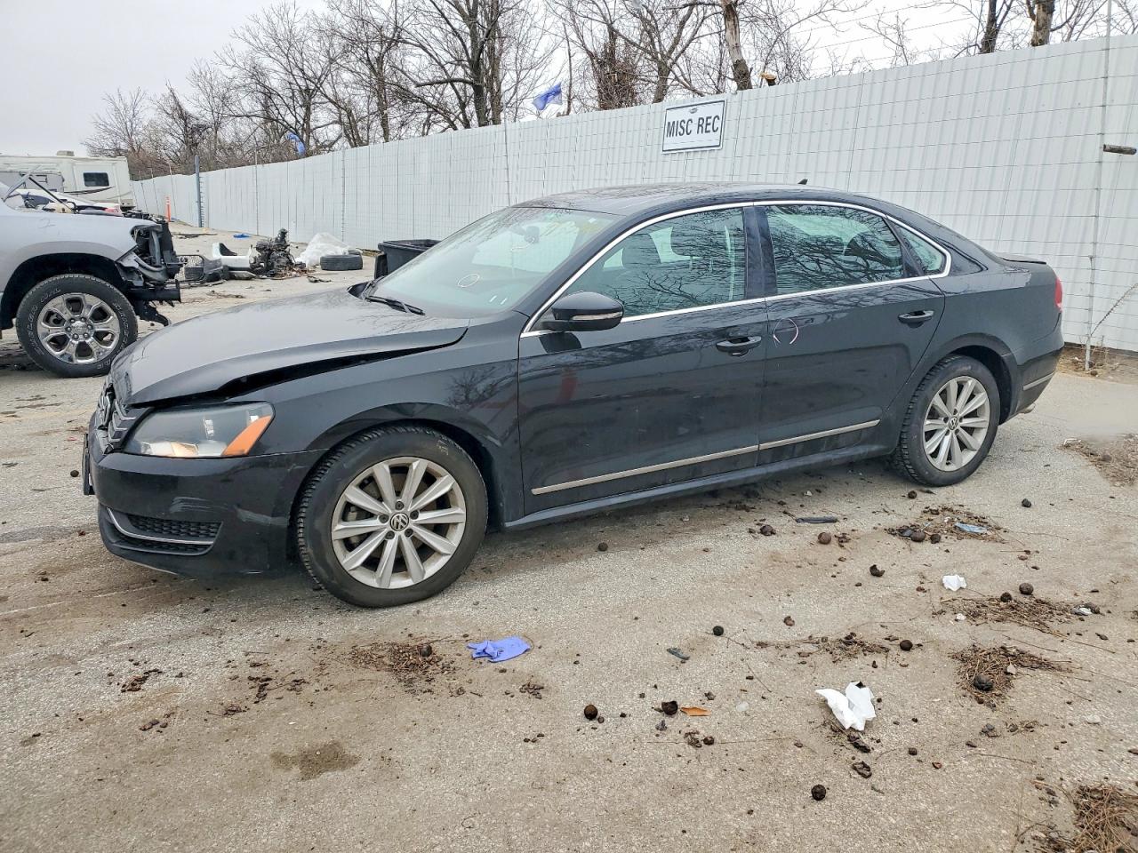 2012 VOLKSWAGEN PASSAT