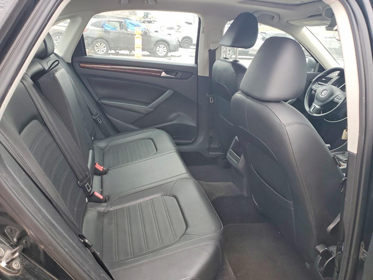 2012 VOLKSWAGEN PASSAT SEL photo 10