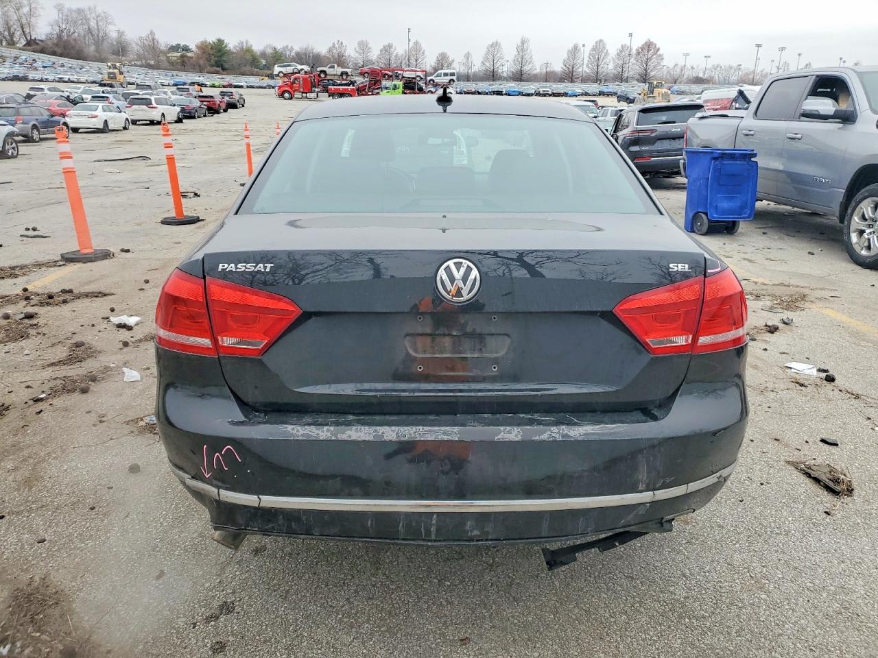 2012 VOLKSWAGEN PASSAT SEL photo 6